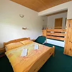 Guest house Pod Brehom 3*