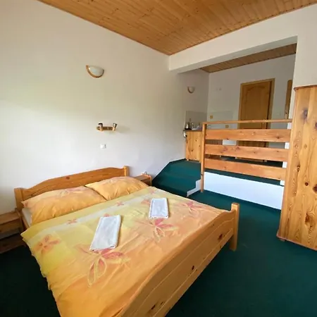 Πανσιόν Pod Brehom 3*