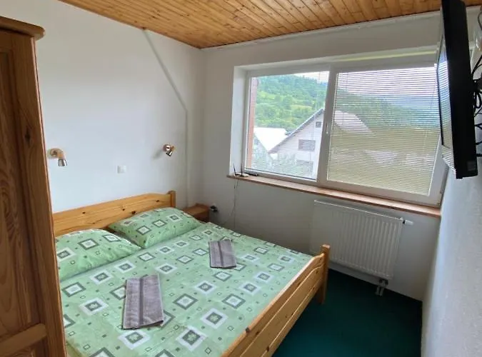 Pod Brehom Casa de hóspedes 3*